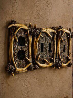 NWT Set of 3  Cabin Style Faux Deer Antler Light Switch Plate Covers